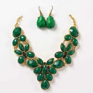 Vintage Green Lucite Stud On Gold Tone Base V style Necklace Earring Set